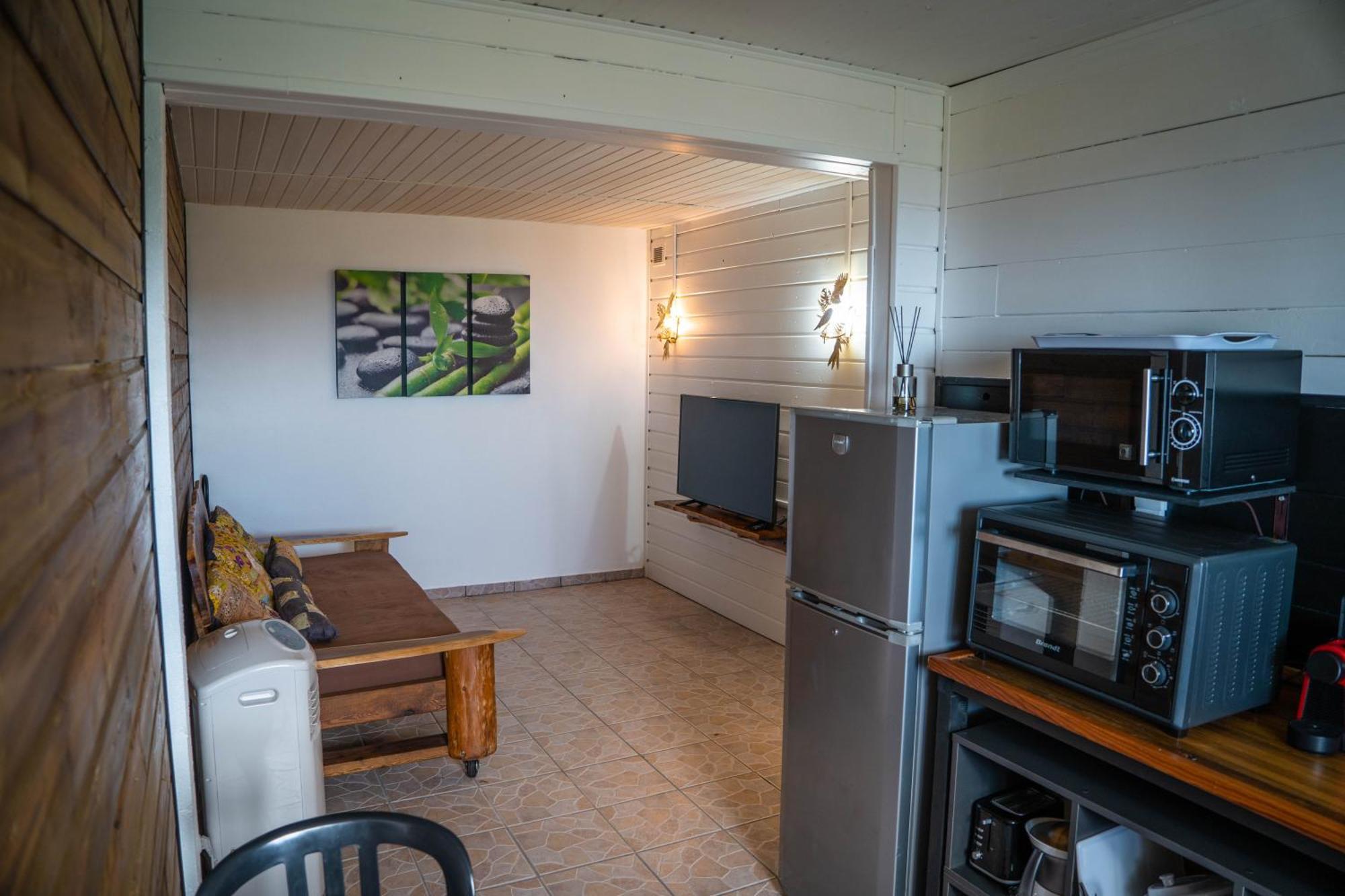 Les Hebergements Au Dy-Na Petite Île Esterno foto